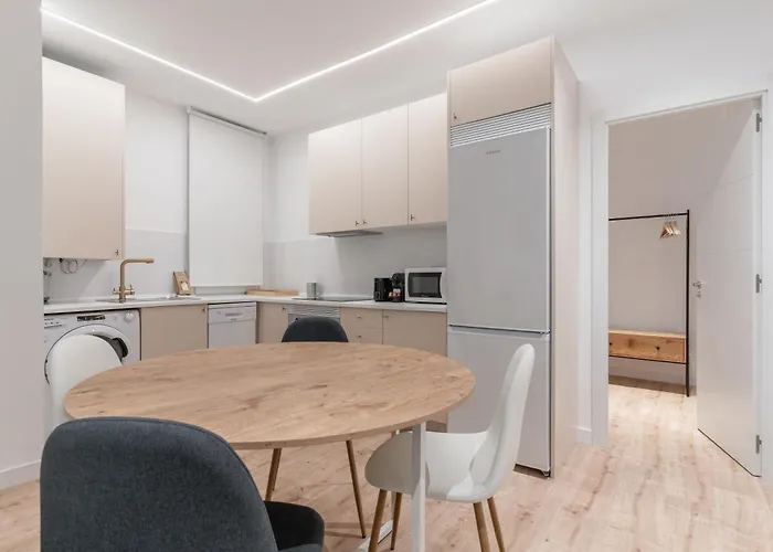 Modern Stylish-3Bedrooms 1Bathroom-Chamberí
